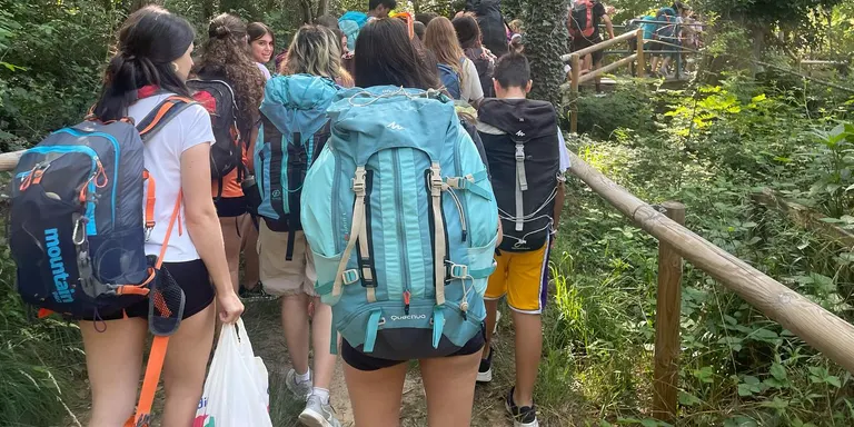 El cau Flos i Calcat marxa de campaments