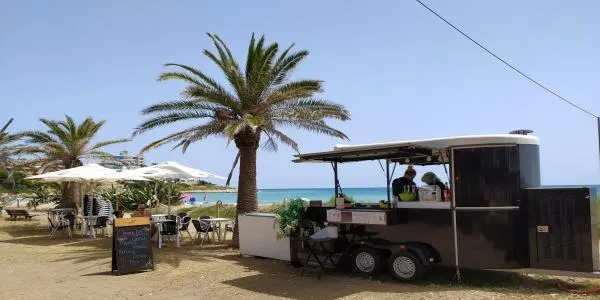 La nova guingueta de la platja d'Altafulla ja està en marxa al Parc de Voramar