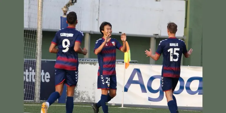 El jovenil Ibuki Nemoto ja goleja amb el primer equip del Costa Brava