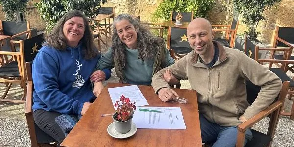 La Sínia signa un acord de custòdia amb dos veïns de Renau per reforçar el projecte de reintroducció de la tortuga de terra