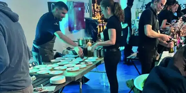 La Llotja del Port d’Arenys acull un dels actes centrals del Calamarenys: la Mostra Gastronòmica