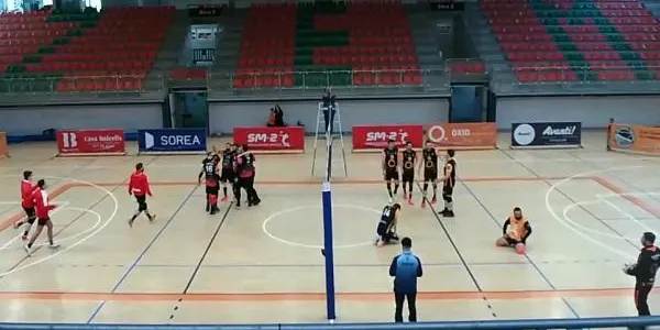 El CEVOL Torredembarra perd contra el Xàtiva i es complica la permanència (2-3)