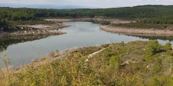 Torna a baixar aigua del pantà del Catllar pel riu Gaià