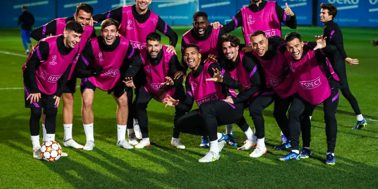 El Barça es juga passar a vuitens contra el Benfica (21h)