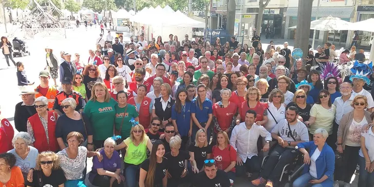 La Fira d'Entitats és un reflex de la vida associativa de Pineda