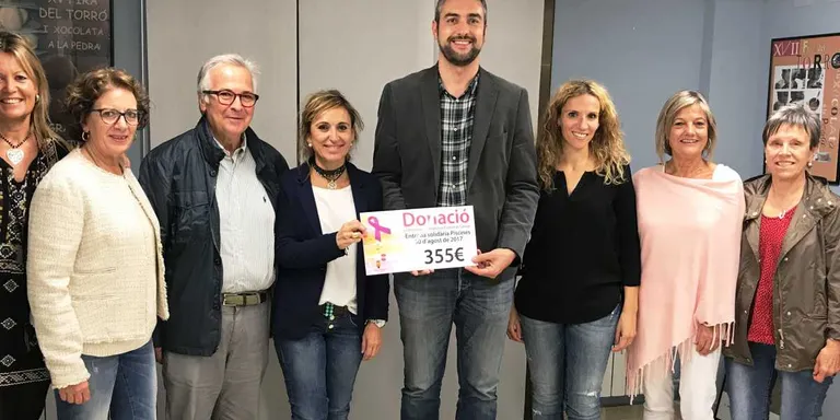 L'Ajuntament d'Agramunt entrega 355 euros per l'organització de colònies per a nens amb càncer