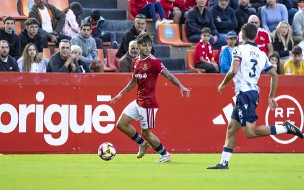 Marc Álvarez renova amb el Nàstic i marxa cedit a la SD Tarazona