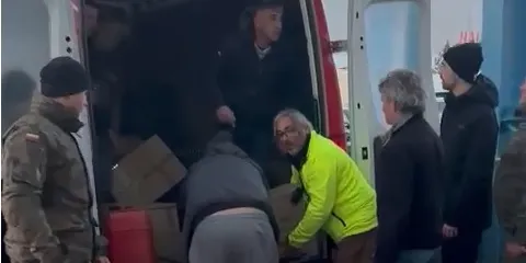 Una expedició impulsada des de Caldes porta 10.000 quilos de material humanitari a la frontera entre Polònia i Ucraïna i torna amb 10 persones refugiades