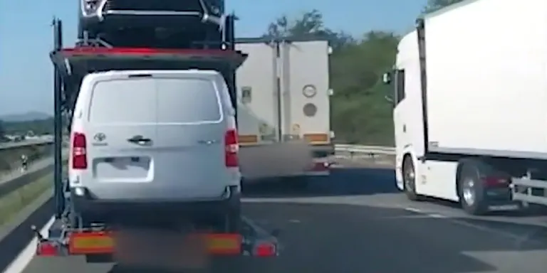 Els Mossos denuncien un camioner a Vilobí d'Onyar per avançar dos tràilers pel carril de l'esquerra de l'AP-7