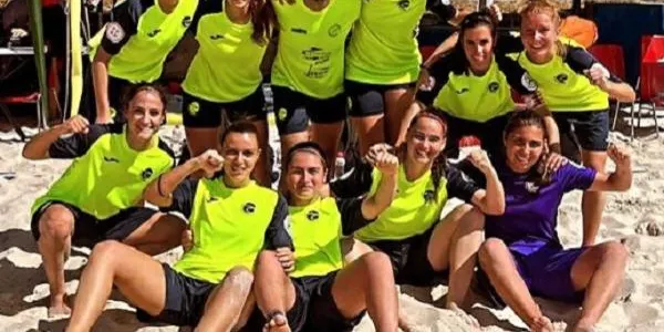 El Roses Platja de Xènia Casadó celebra el primer triomf a la Lliga Espanyola davant el Fun and Learning