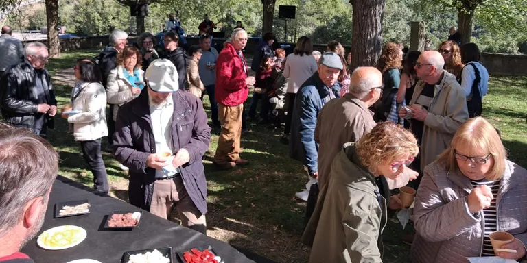 Un centenar de persones reivindiquen la pagesia i les tradicions a Lladurs en el marc de les Jornades de Sant Galderic