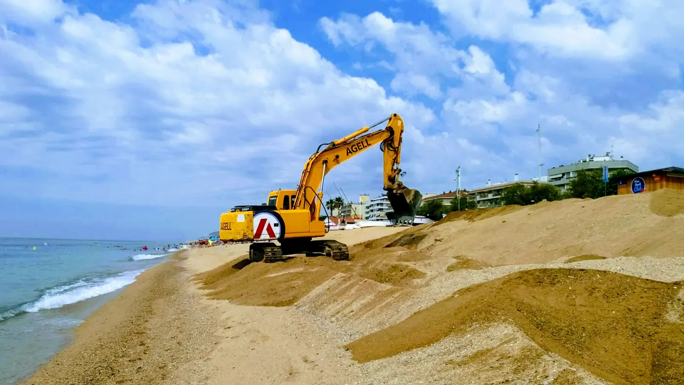 L'Ajuntament restaura la Platja dels Pescadors que va quedar malmesa després del darrer temporal