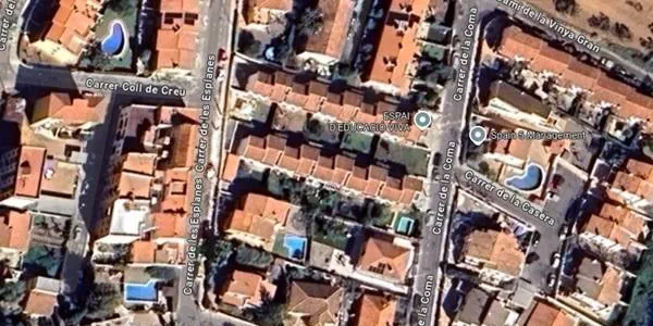 Compte enrere per l’entrada en vigor de la nova regulació que restringeix la construcció de piscines particulars a Altafulla