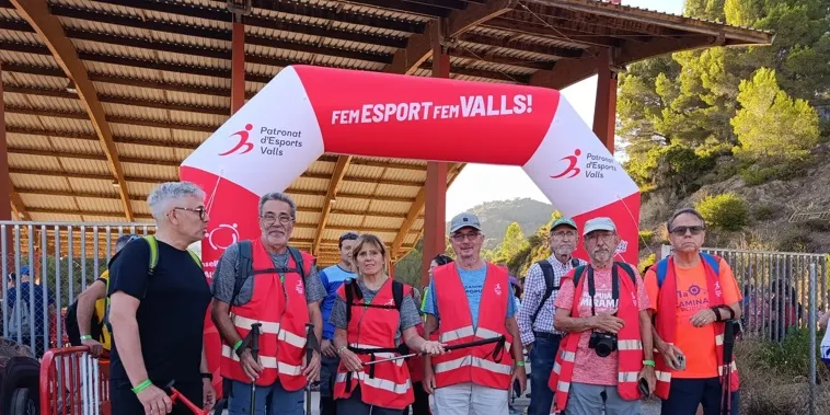 La tretzena edició de la Caminada Nocturna a Miramar reuneix 225 participants