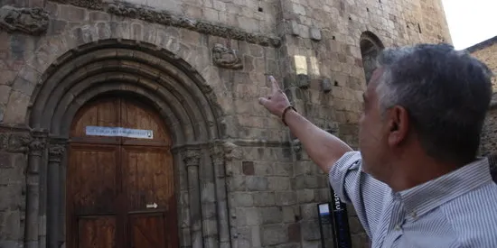 Un estudi afirma que les 14 figures del frontis de la Catedral de la Seu d'Urgell representen constel·lacions