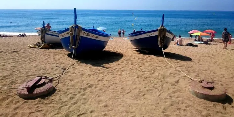 Mar de fons de xaloc notable a la costa i temperatura de l'aigua per damunt del normal