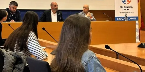 Els infants de la Torre demanen més parcs infantils, més carrils bici, menys caques als carrers i que es netegi la rasa