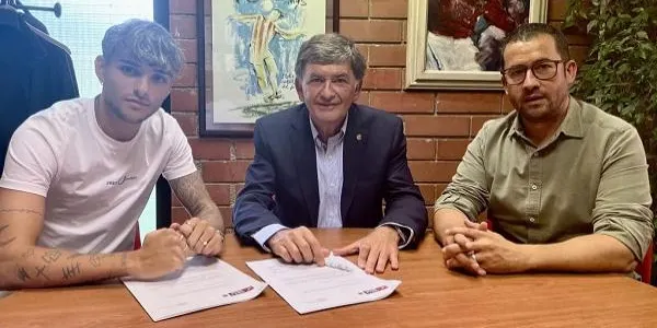 El torrenc Marc Álvarez renova amb el Nàstic fins al 2025 i ja és jugador del primer equip