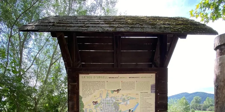 Els plafons informatius sobre l'entorn natural de la Seu d'Urgell es renoven amb la incorporació del mapa ecoturístic