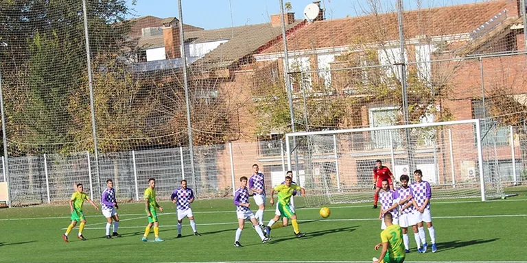 Golejada per mantenir la cursa