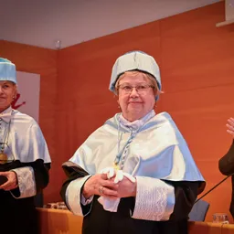 Olga Xirinacs, escriptora i doctora honoris causa URV - episode art