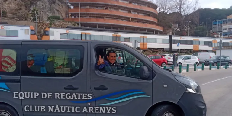 L'expedició del CN Arenys cap a la frontera d'Ucraïna ha sortit aquest matí