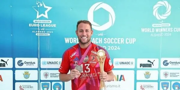 El torrenc Eliott Mounoud opta al guardó a Millor Porter de l'Any de futbol platja