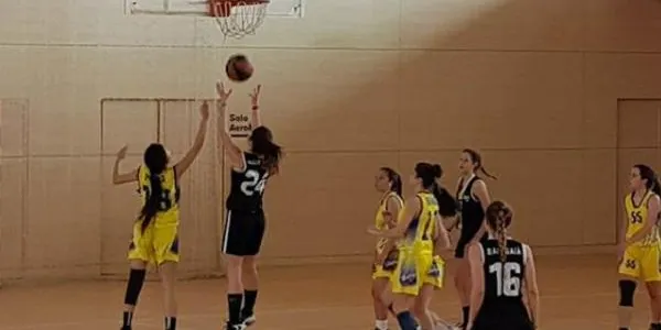 El Junior femení del BBG inicia la segona fase davant el CB Àguiles
