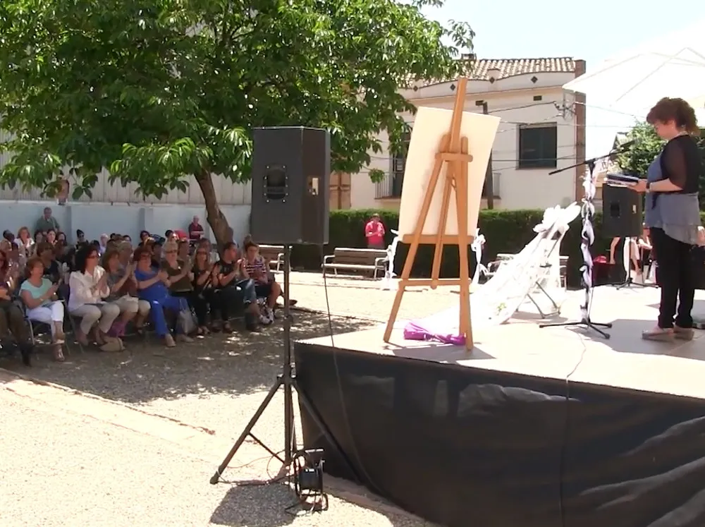 La Festa de la Poesia s'ha fet al jardí de l'Ateneu Municipal