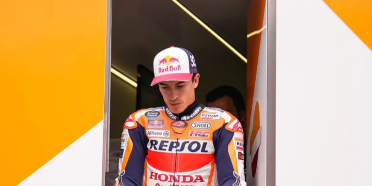 Marc Màrquez torna a caure i es queda sense Gran Premi