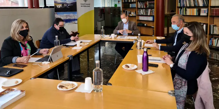 Els consells del Pirineu creuen que fer pagar el transport als alumnes de cicles o batxillerat afavoreix el despoblament