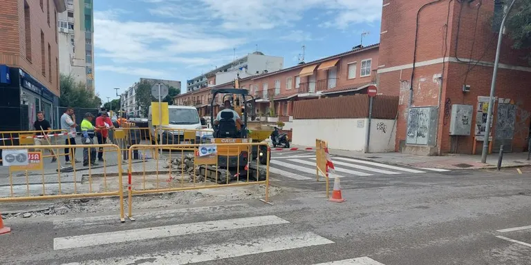 Comencen les obres per fer accessibles cinc passos de vianants de l’avinguda Montevideo