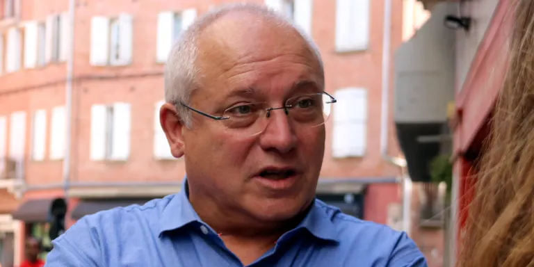 Lluís Puig denuncia “sis anys de desgavell jurídic” amb Sixena i avisa del risc que les obres “s’acabin podrint”