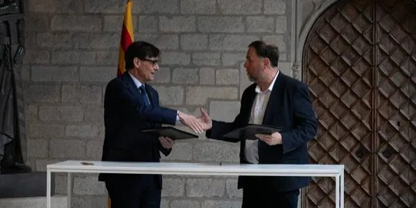 Illa i Junqueras signen l’acord pels pressupostos al Palau de la Generalitat