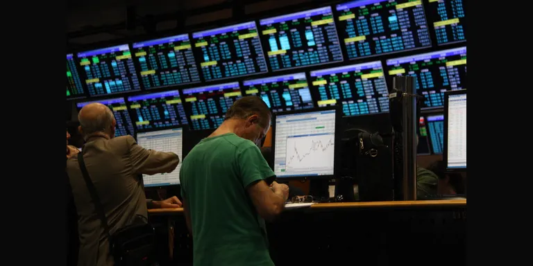Les borses europees tanquen en vermell per la fallida de Silicon Valley amb l'Íbex perdent un -3,51%