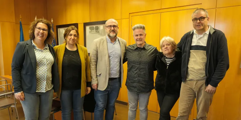 L’Ajuntament de Cambrils homenatja Javi Torrente per la seva victòria al Campionat Nacional de Perruqueria