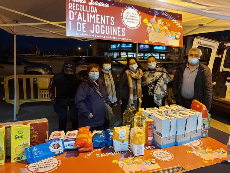 Continua la campanya de recollida de joguines i d'aliments a Pineda