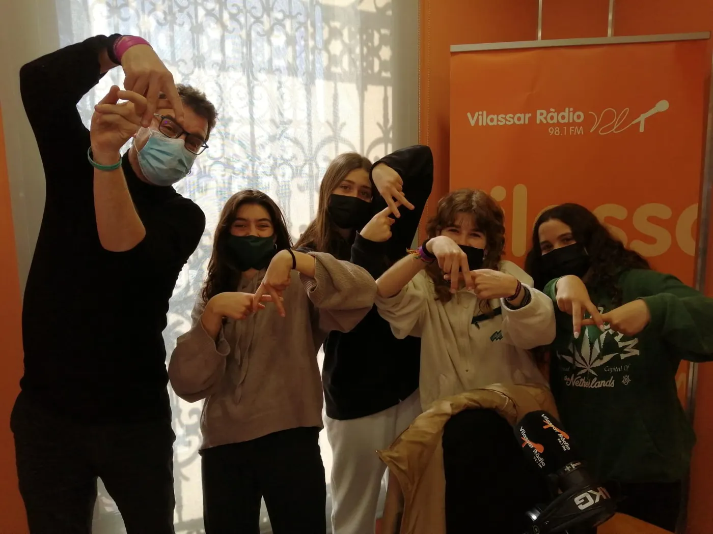 Tertúlia Jove: “viatjar a l’adolescència” (Institut Pere Ribot)