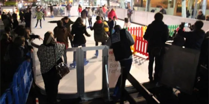 Últim cap de setmana per patinar a la pista de gel