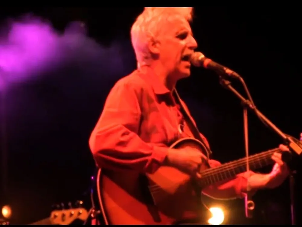 VÍDEO: Kiko Veneno barreja flamenc, rumba i pop a la nit golfa