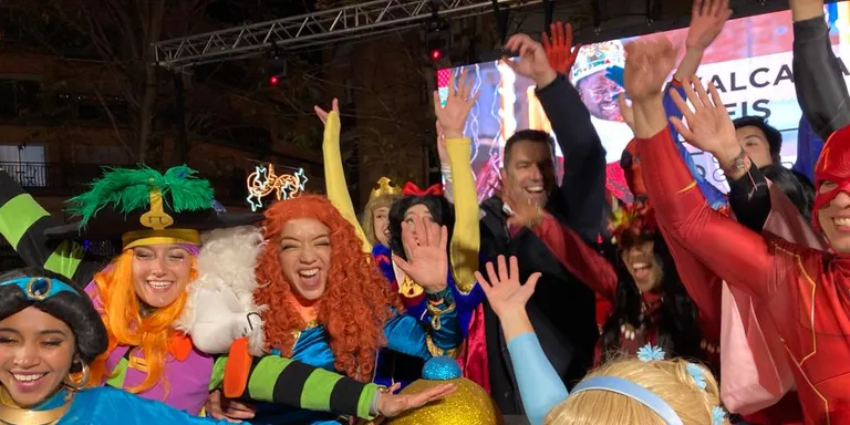 Comença el Nadal a Pineda i la Fira de Nadal amb molt bona acollida d'infants i famílies