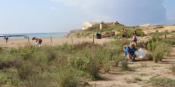 Jornada de neteja de la platja del Vinyet d'Altafulla, aquest dissabte