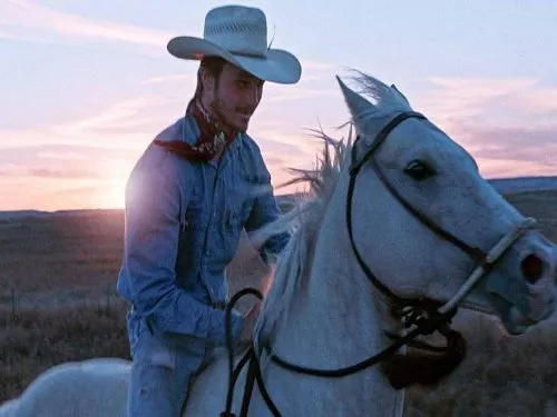 Us convidem a veure la pel·lícula “The Rider” a La Sala