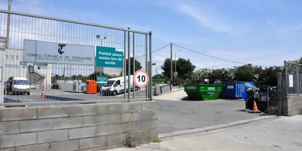 Torredembarra exigeix al Consell Comarcal que restableixi el servei de la deixalleria per a petits comerços, oficines i indústries