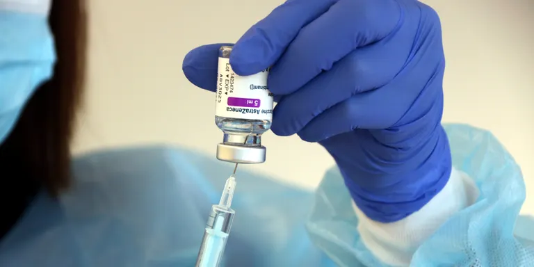 Recomanen reforçar la immunitat contra la covid-19 en persones amb càncer