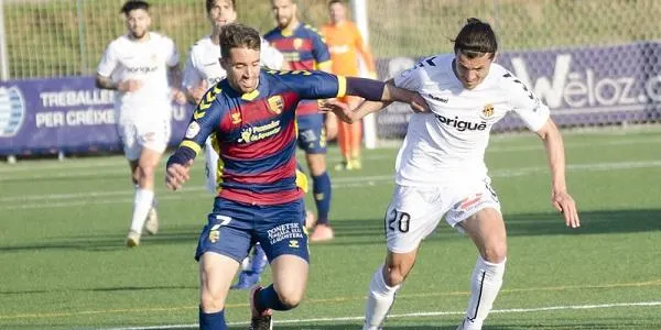 El Nàstic és equip de Primera RFEF tot i caure a Llagostera (1-0)