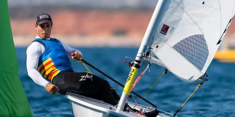 El regatista Ricard Castellví obté el sisè lloc al Campionat del Món Sots 21 d’Ilca 7
