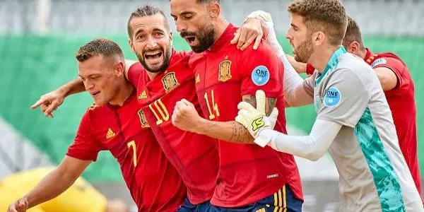 Els futbolistes de Torredembarra inicien amb bon peu la Lliga Europea de Futbol Platja