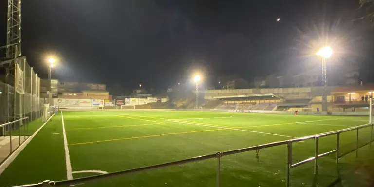 Solsona renova l'enllumenat del camp de futbol