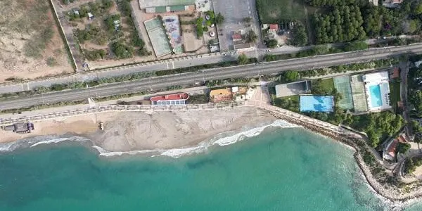 La platja Llarga de Roda de Berà recupera la sorra en el seu tram nord
